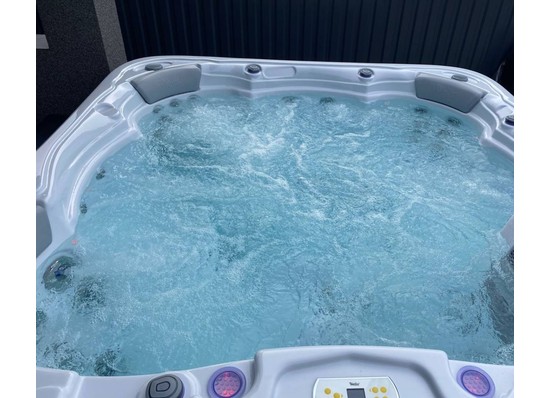 Установка гидромассажного спа-бассейна Wellis Lugano Life DeLuxe в г.Борисове