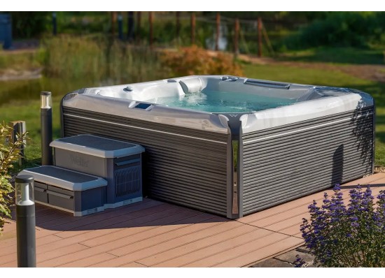 Спа-бассейн Wellis Everest Life Deluxe
